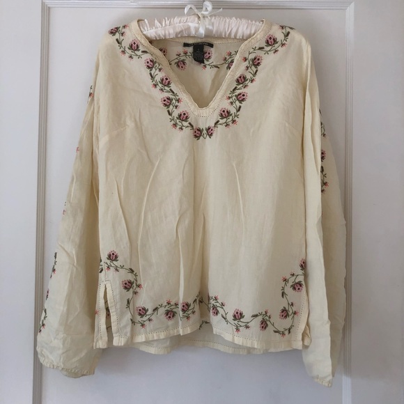 Rose Embroidered Blouse ASO Bella Swan🌹 - Picture 2 of 5